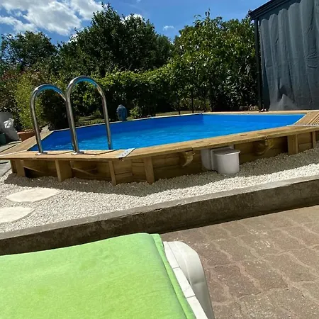 Avec Piscine Et Jacuzzi Бонди
