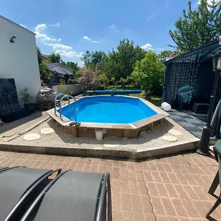 Апартаменты Avec Piscine Et Jacuzzi *