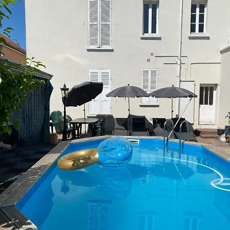Avec Piscine Et Jacuzzi Апартаменты *